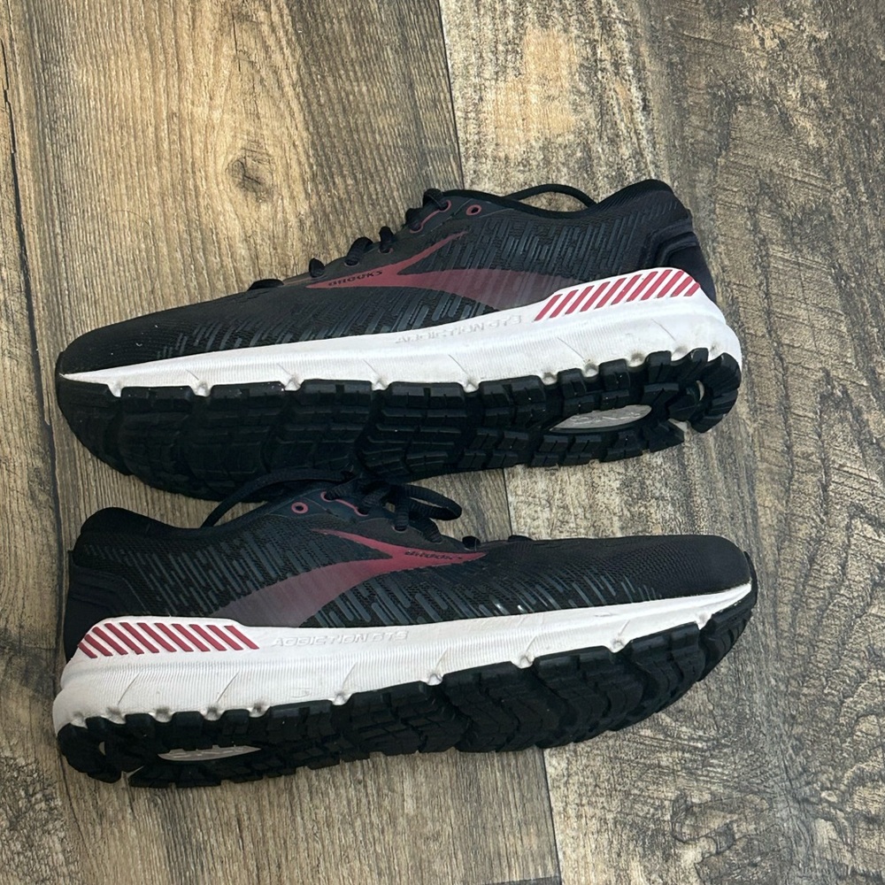 Brooks Women’s Addiction
GTS 15 Running Shoes
Black Walking Comfort Sz 9.5 - Picture 8 of 10
